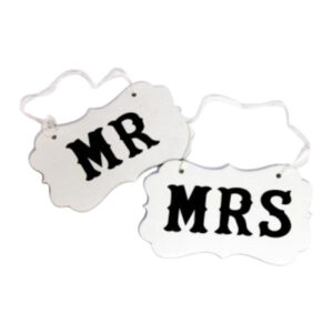 2 שלטים לצילומים - MR & MRS