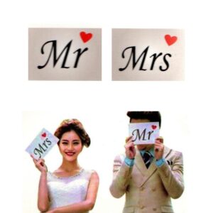 2 שלטים לצילומים - MR & MRS
