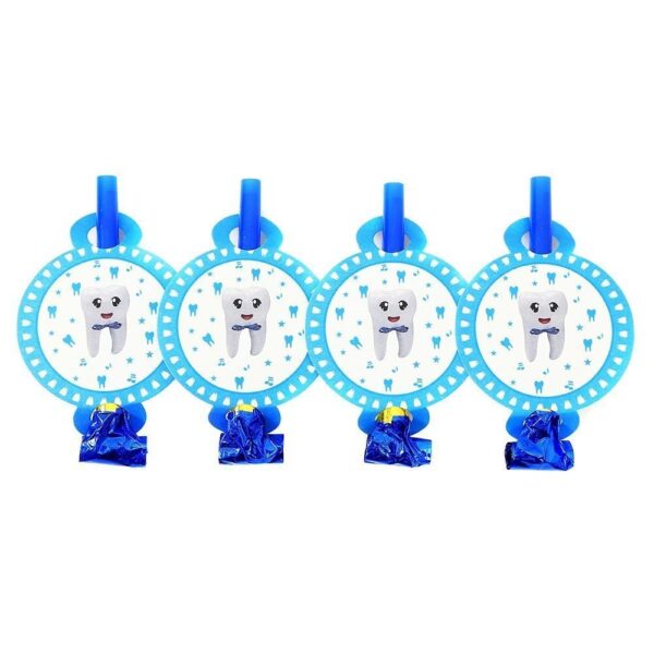 נשפני לשון כחולים לבן - שן ראשונה