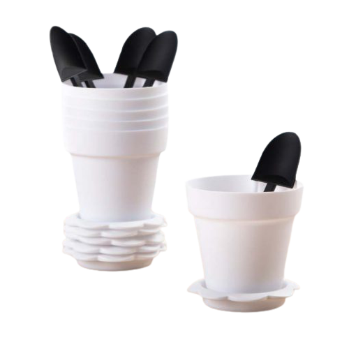 סט 5 עציצי פלסטיק ותחתית + את חפירה